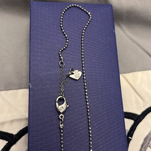 NWOT SWAROVSKI PAVE CIRCLE NECKLACE 🔥🔥 - Picture 3 of 6